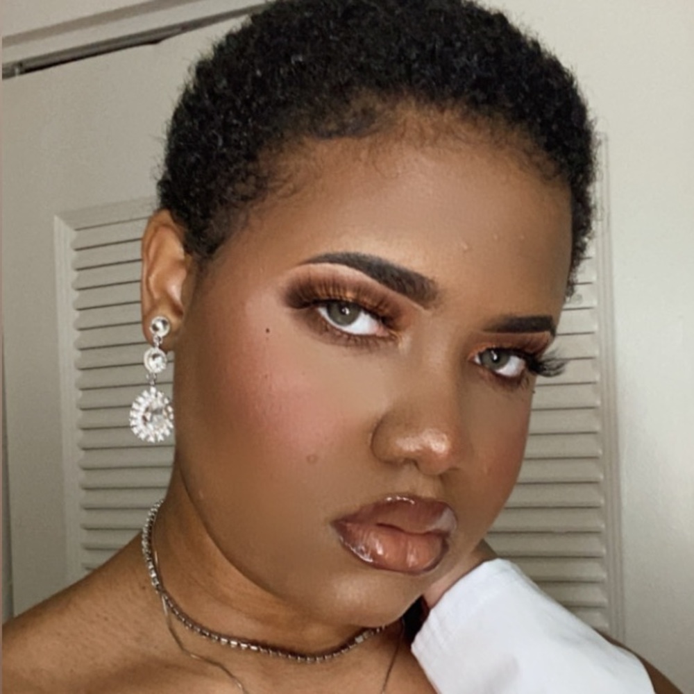 Meet your Posher, Karissa